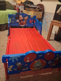 MICKEY TODDLER BED BRAND NEW