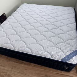 DreamCloud Premier Queen Mattress - Like New Condition