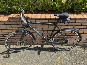 Aluminum Cannondale bike for 6’2” person