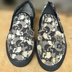 men’s converse vintage slip on size 13, used 1-2 times been in storage tub since