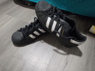 Adidas superstars