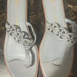 TORY BURCH Tiny Miller Medallion Logo Leather Wedge Thong Sandals Sz 11