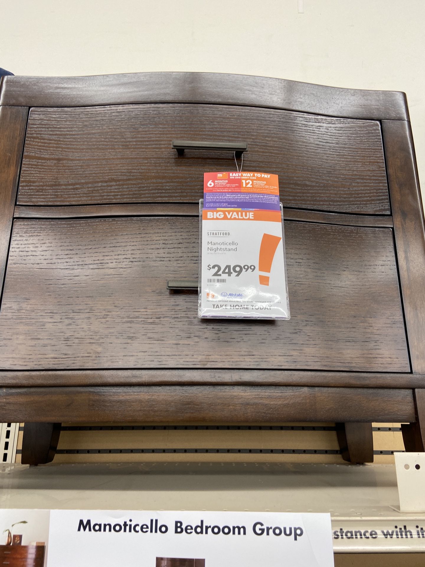 Stratford Manoticello Dresser And Nightstands