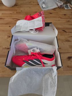 BRAND NEW Authentic Adidas Predator Elite AG soccer cleats