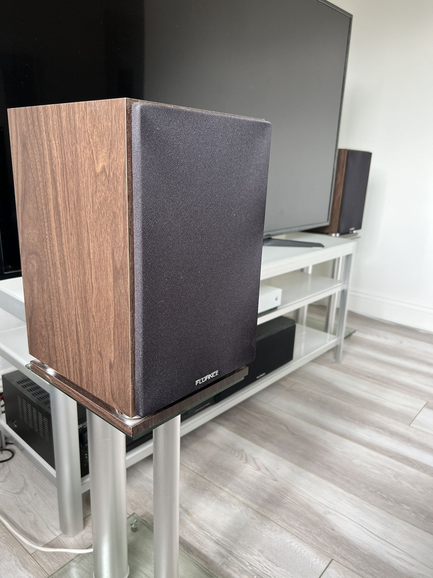 Fluance SX6 Bookshelf Speakers and Center