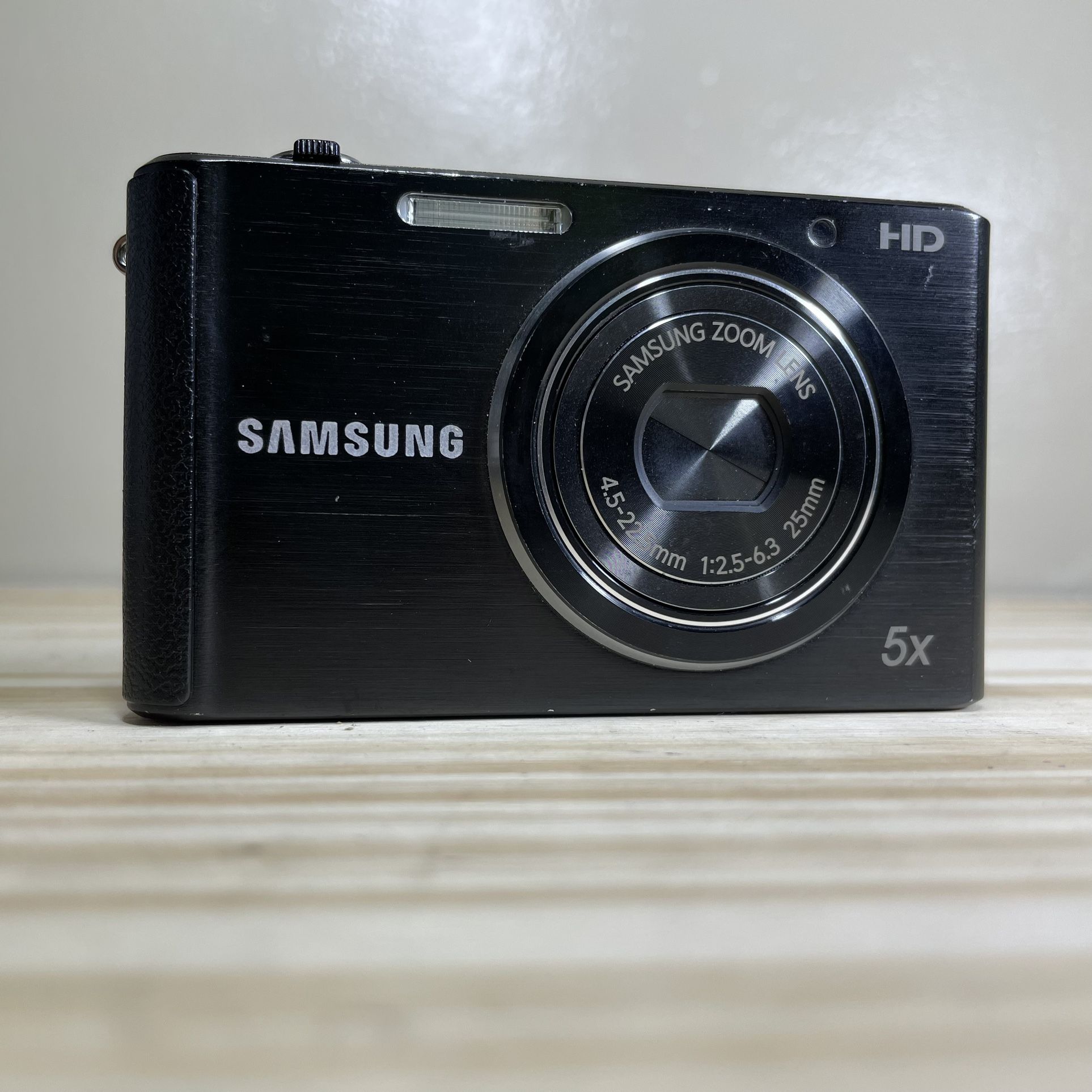 Samsung ST76 Compact 16.1MP 5x Optical Zoom Digital Camera Black With