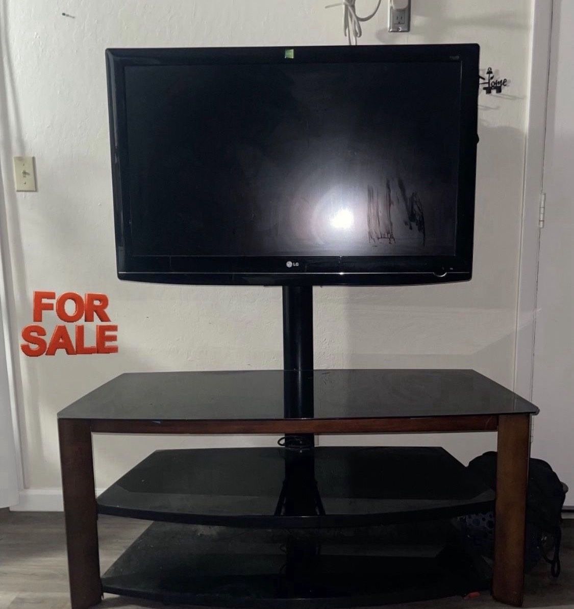 Tv And The Tv Stand both! GREAT DEAL !!!!