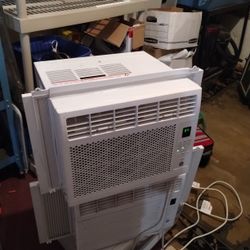 Like New Digital Air Conditioner 