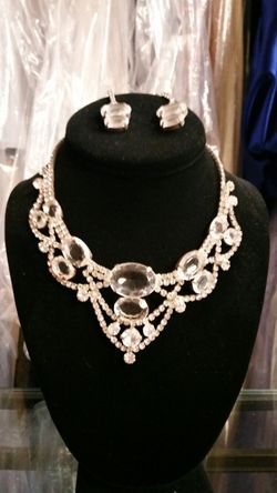 Stunning Glass N  Silver Neckless