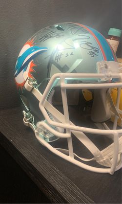 Signed Miami Dolphins helmet (2019)