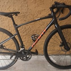 Giant Revolt 2 Road Bike 
