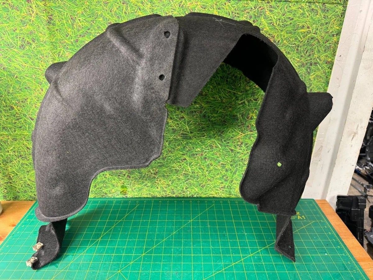 16-19 MINI COOPER CLUBMAN F54 REAR RIGHT SIDE INNER FENDER LINER SPLASH SHIELD