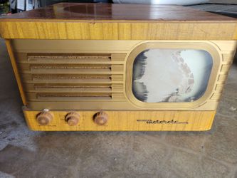 Antique tv box