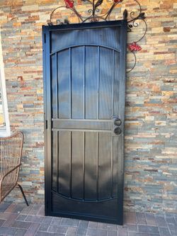 Security door 32”x80”No frame, it's as seen in the photos