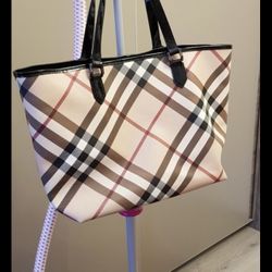 Burberry outlet 2025 mercedes texas