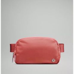 lululemon Everywhere Belt Bag NWT Sealed