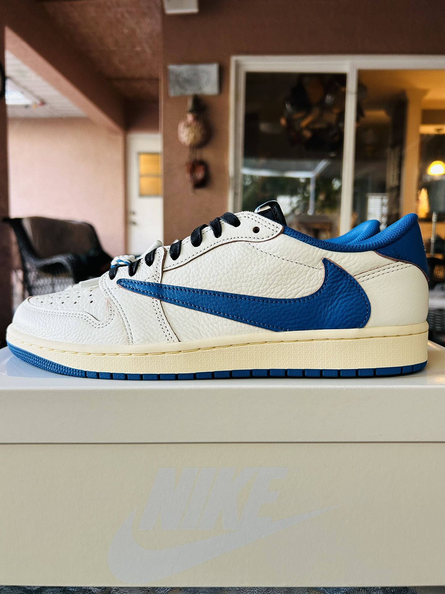 11M Jordan 1 OG Low X Travis Scott X Fragment Design 2.0 