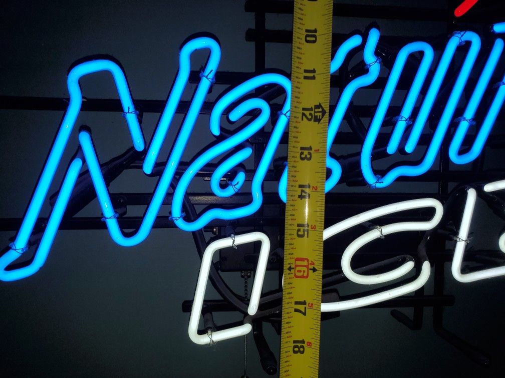 BEER GLASS TUBE NEON LIGHT..PRETTY BIG SIZE..COMES WITH DIMMER..PRETTY BRIGHT TEST IT BEFORE YOU BUY IT...