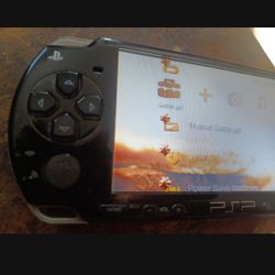 PLAYSTATION PSP-2001 HAND HELD GAMING CONSOLE WITH CHARGER $160 FINAL PRICE READ DESCRIPTION AND SEE 👀 ALL PICTURES 