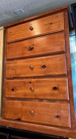 5 drawer pinewood with lock
