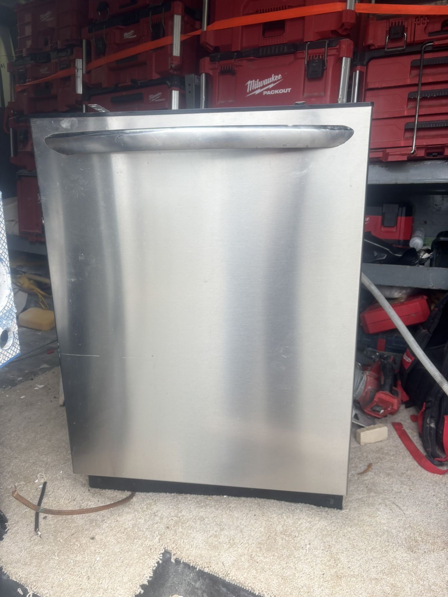 DISHWASHER. FRIGIDAIRE