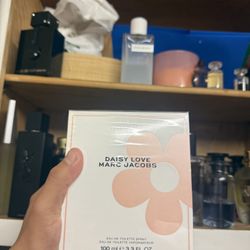 Daisy Love Marc Jacobs