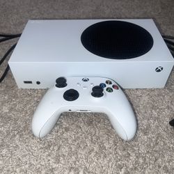 Xbox Series S - 512GB Storage - Excellent Condition - Includes Controller & Cables