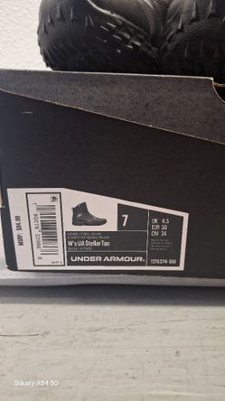 UNDER ARMOUR