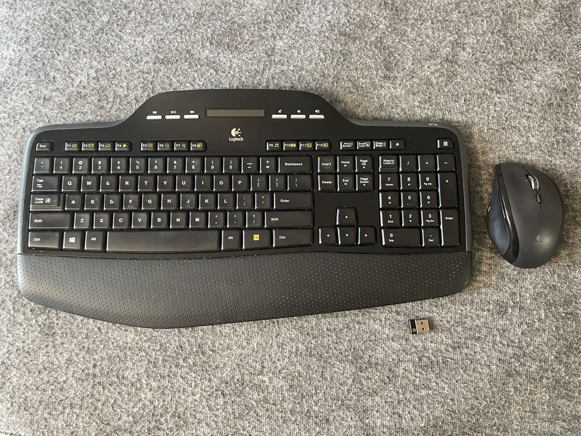 Logitech Wireless Combo Set Mk710 Keyboard And M705 - Mouse