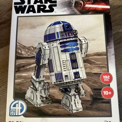 Star Wars R2-D2 Model Kit 192 pieces - Brand New