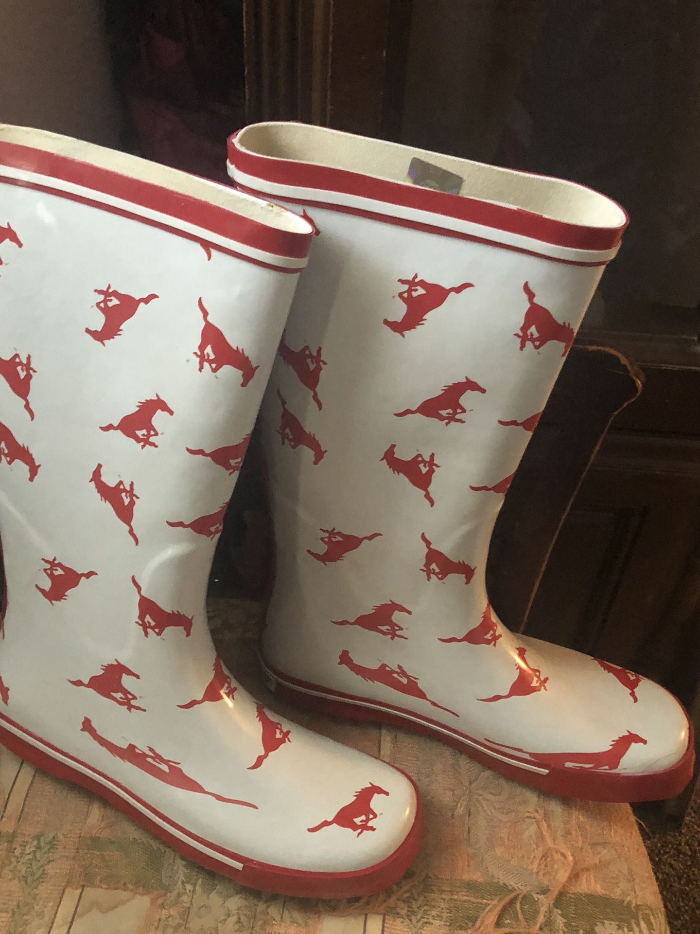 Southern Methodist university rain boots