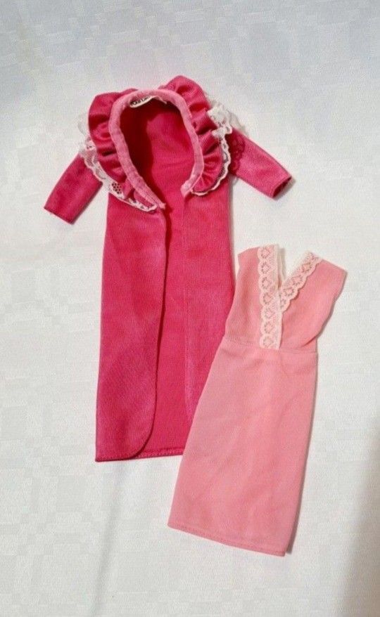 1980's Vintage Barbie Doll Bath Fun Pink Robe And Pink Lace Gown