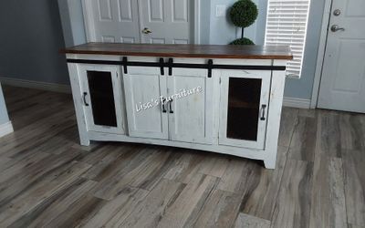 Beautiful 70” farmhouse/rustic tv stand
