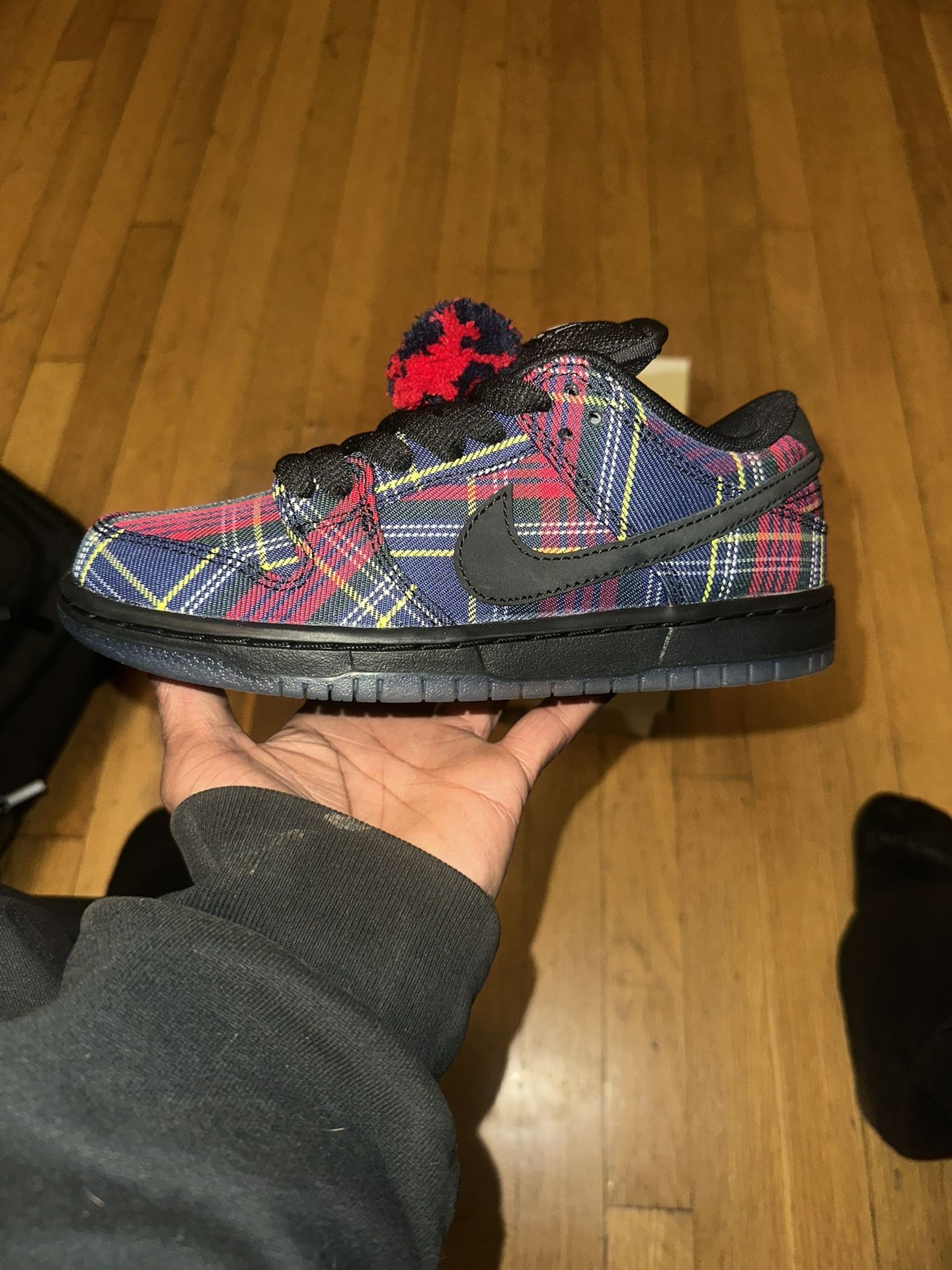 Nike Sb Dunk Low Nard Wuar Size 4