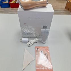 Numiere
Micro-current & LED facial toning device