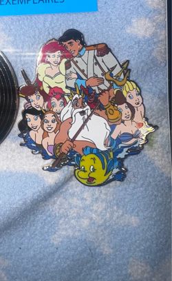 Disney Little Mermaid Storybook Jumbo Pin Ariel Eric Triton Sisters LE 500