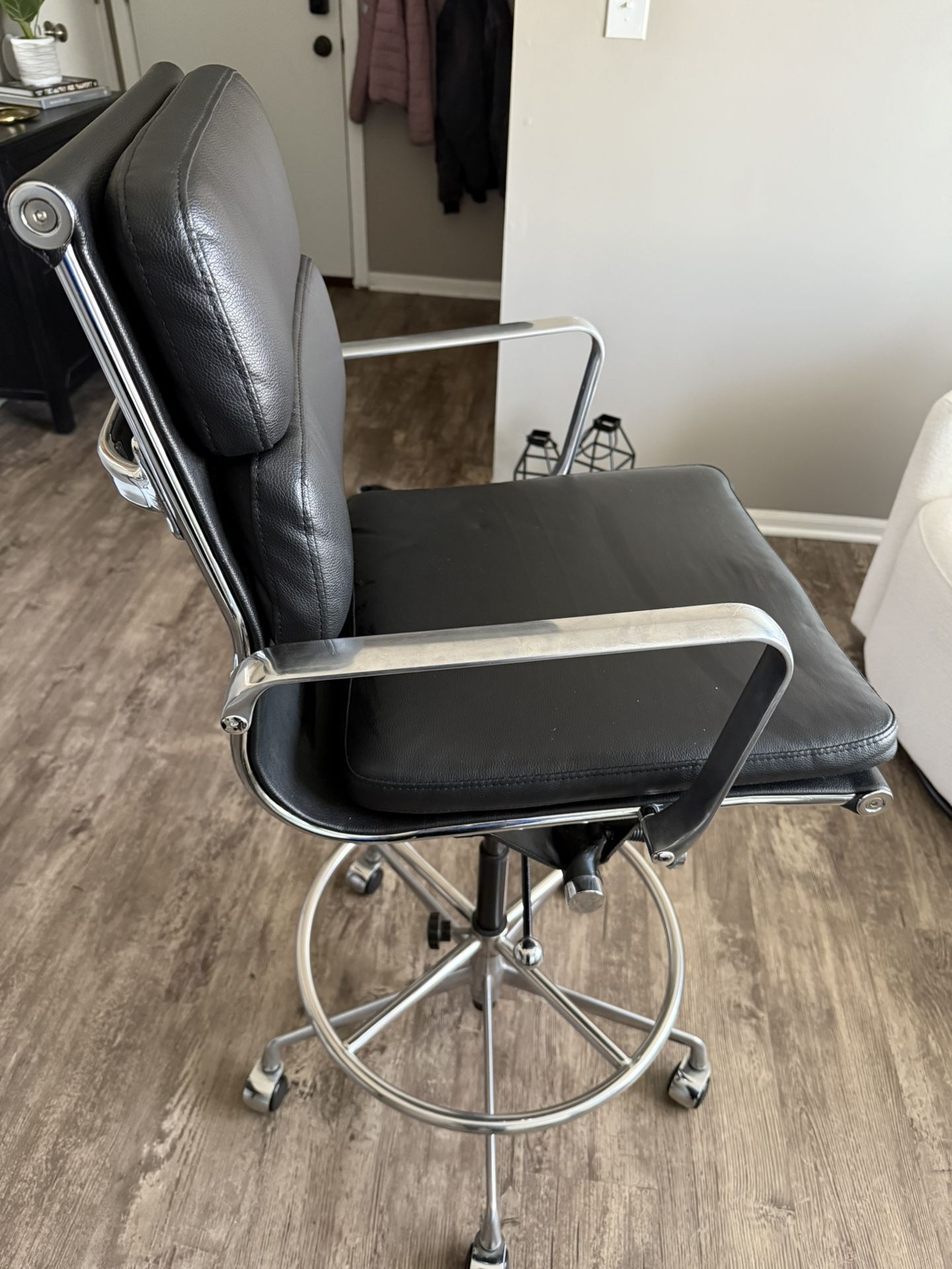 Tall/adjustable Leather Chair