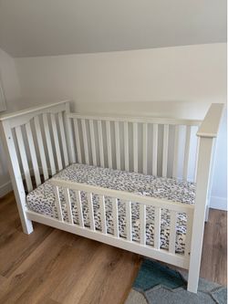 Pottery Barn Kendall Convertible Crib