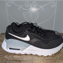 Nike Shoes. Size 7.5 In Women