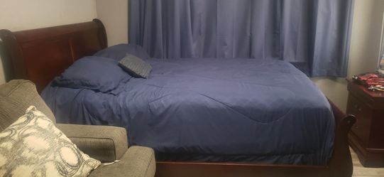 Queen Sz Bed With Night Stand