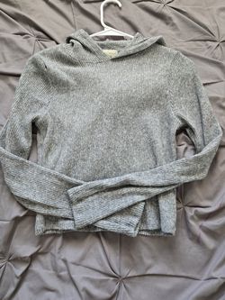 Women's Medium cropped sweater