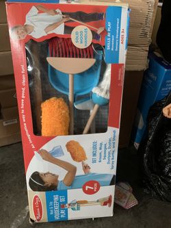 Housekeeping play set