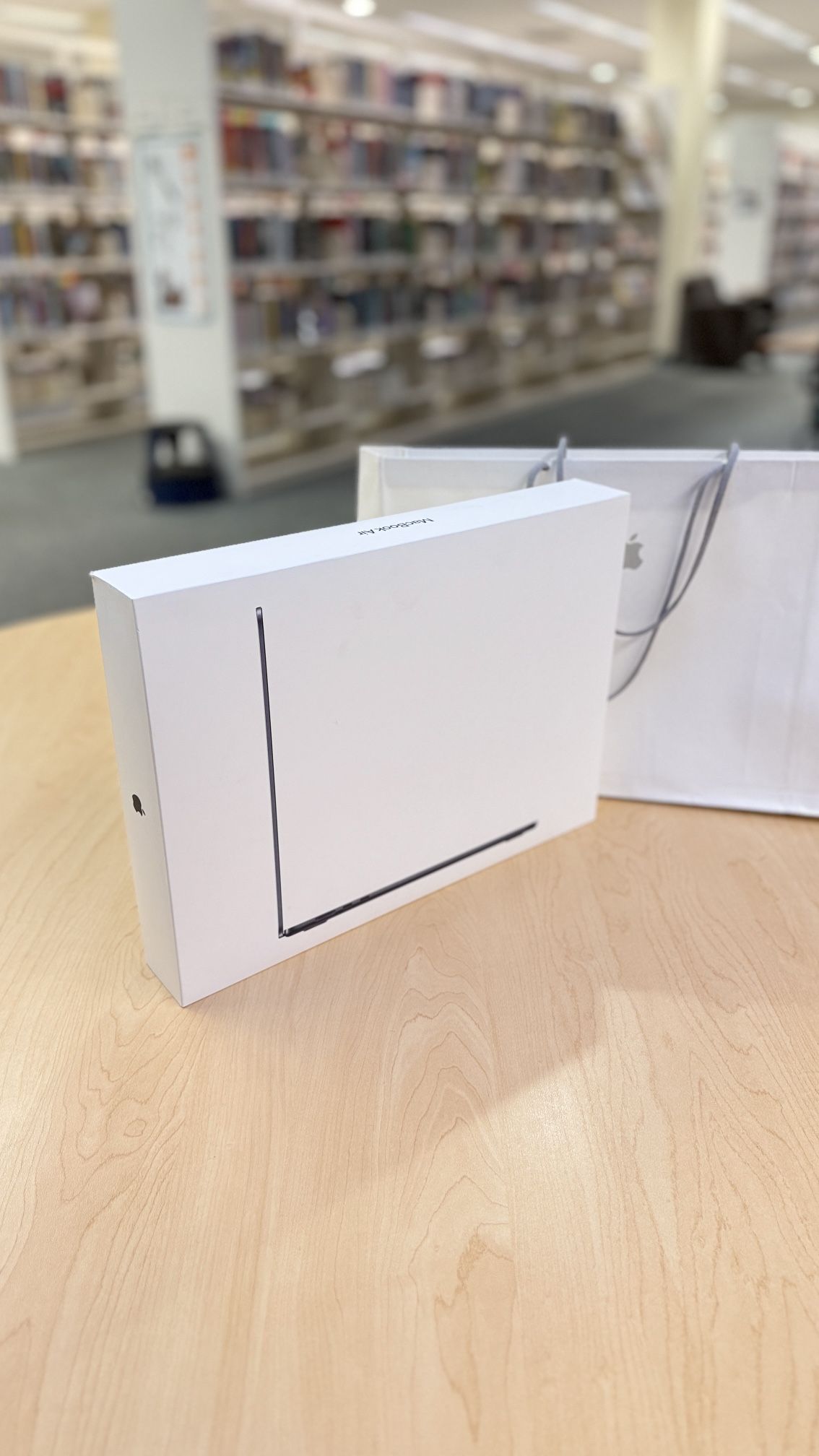 M3 15-inch 16GB RAM 256GB SSD 3-Years AppleCare+ Apple MacBook Air Open box New