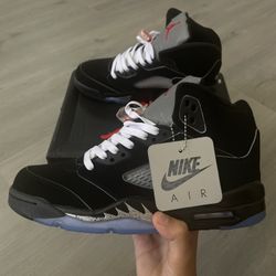 Jordan 5 Metallic Black