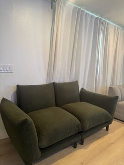 Sillón verde boucle/ green boucle couch
