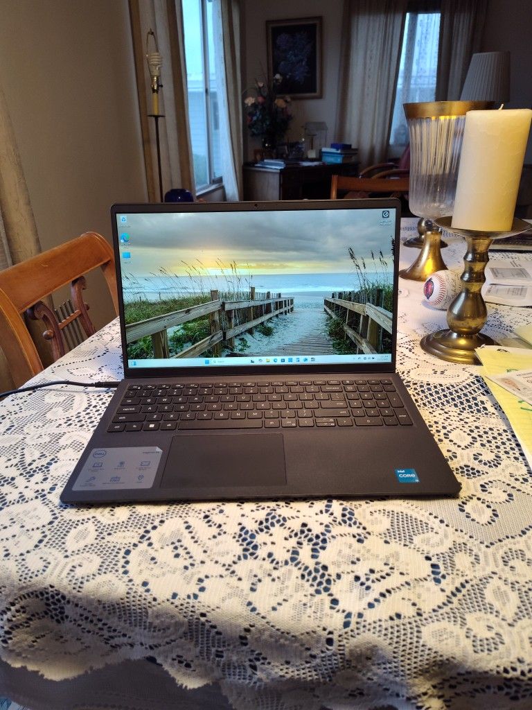 Dell Inspiron 15 3520 15.6" HD 1080P Laptop