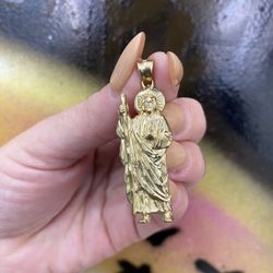 10k SAINT JUDE CHARM 