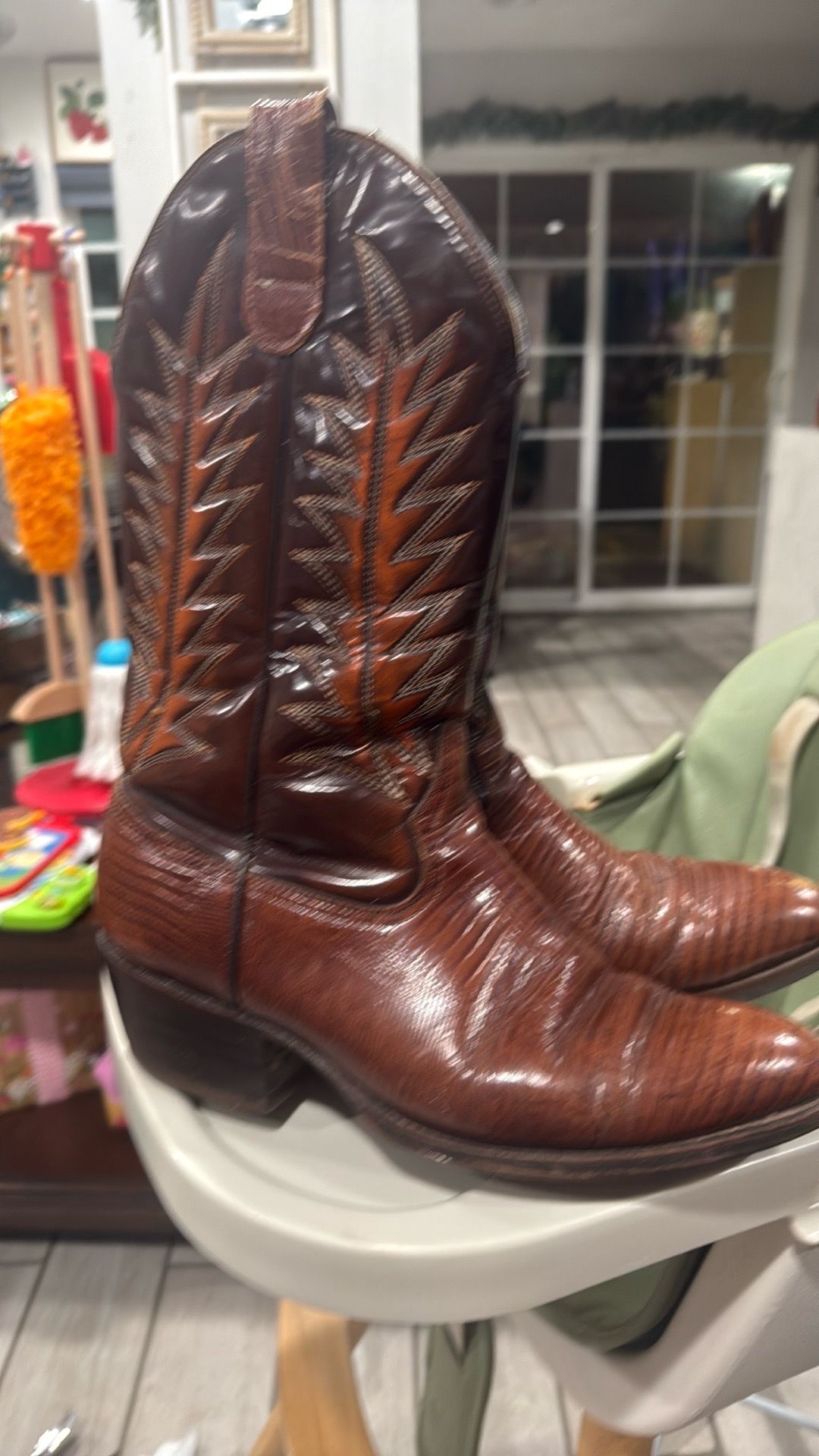 Brown men leather boots 8.5