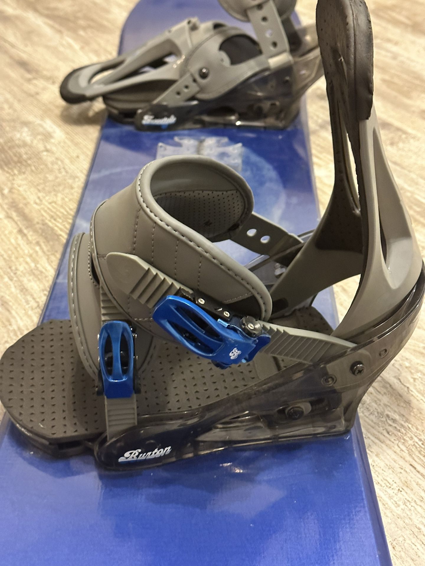 Solomon Snowboard w/ Burton Freestyle Bindings - nationalbodyline.in