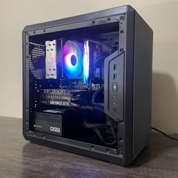 Custom Black Ryzen 5 + GTX 1660 Super